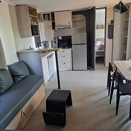 Campingplatz Mobil A Dans 4 Etoiles Sète